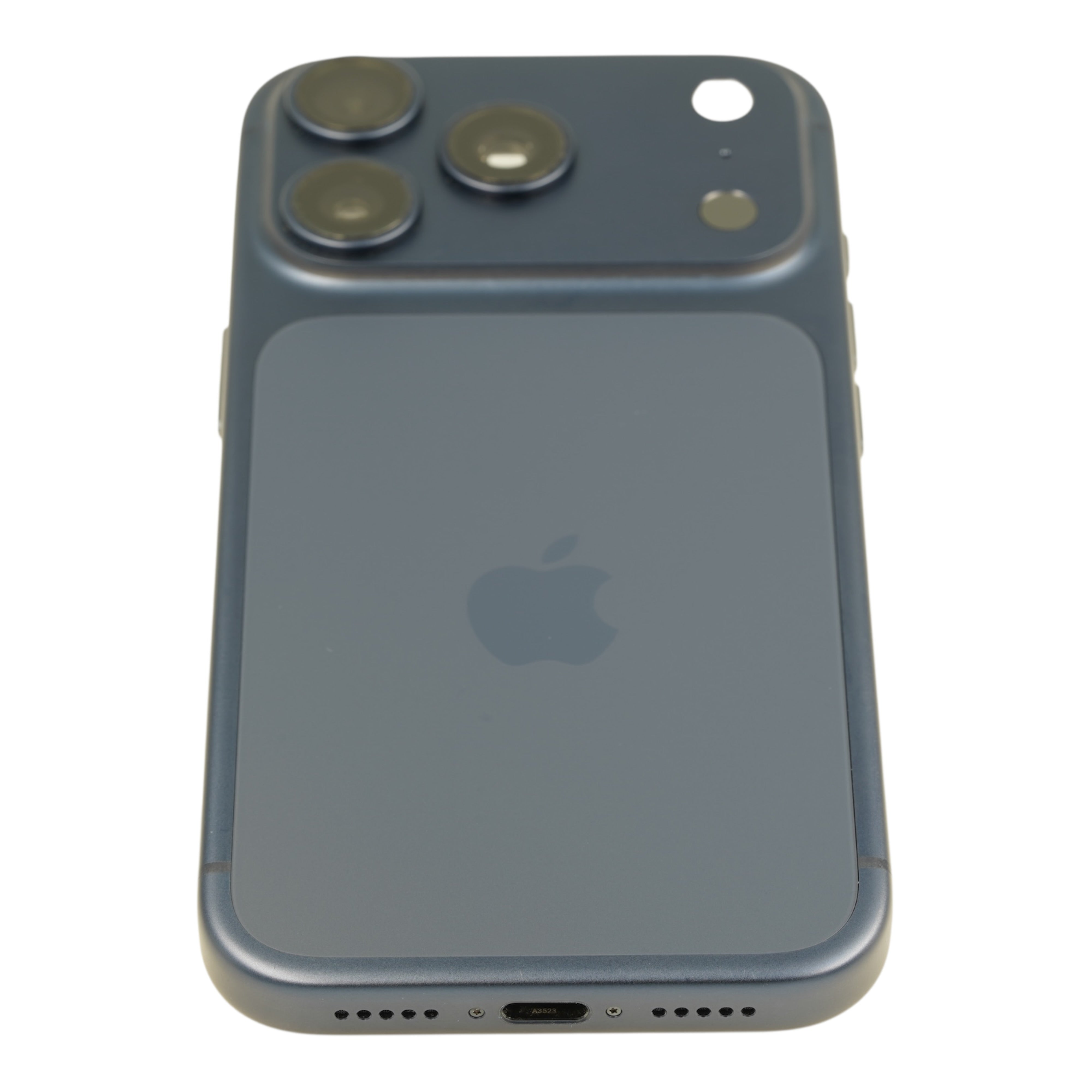 iPhone 17 Pro Deep Blue Ca nou 3